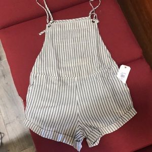 Super cute Billabong romper